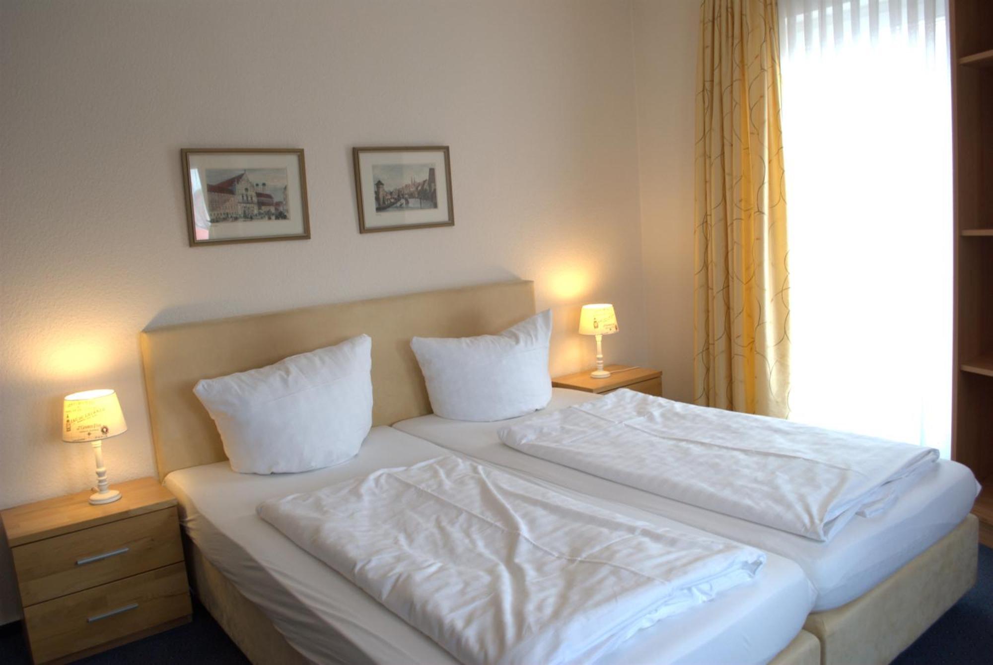 Hotel Zum Breiterle Rothenburg ob der Tauber Room photo