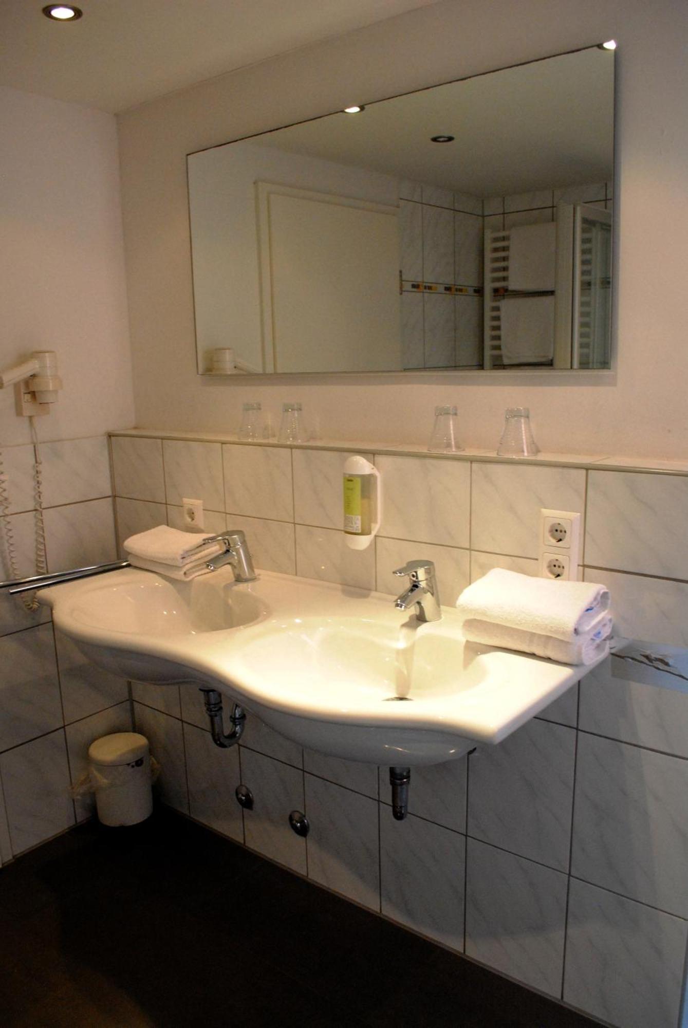 Hotel Zum Breiterle Rothenburg ob der Tauber Room photo