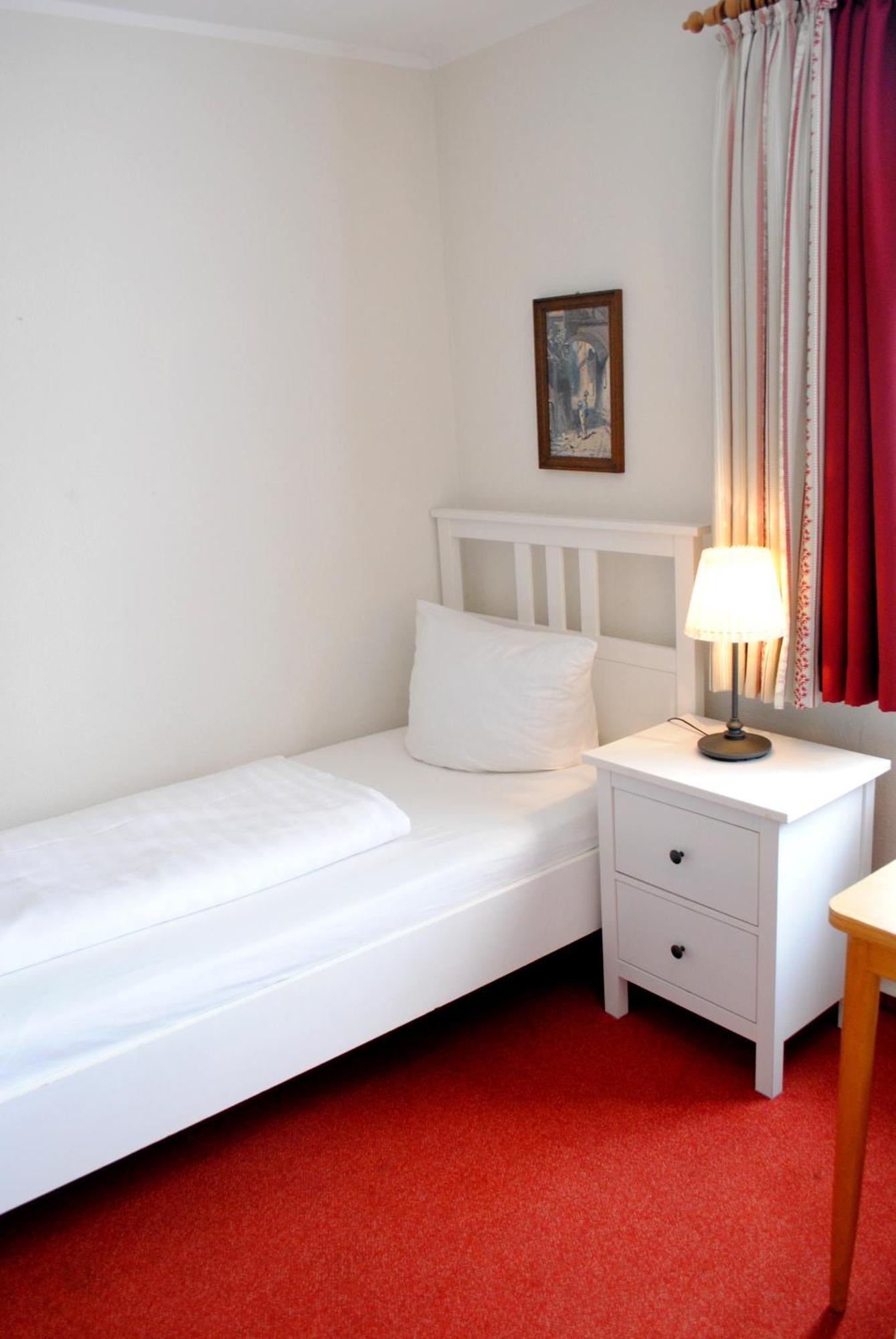 Hotel Zum Breiterle Rothenburg ob der Tauber Room photo