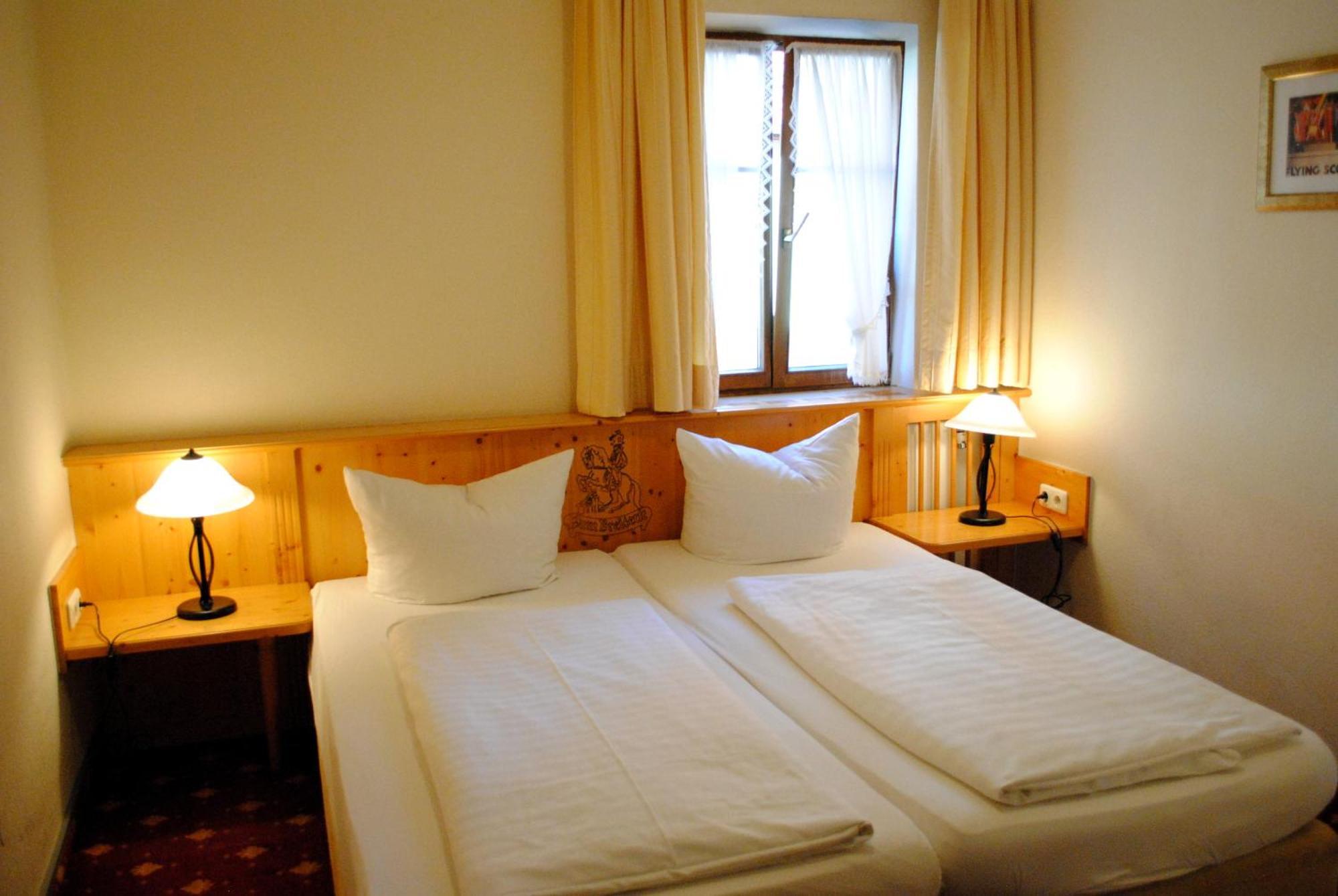 Hotel Zum Breiterle Rothenburg ob der Tauber Room photo